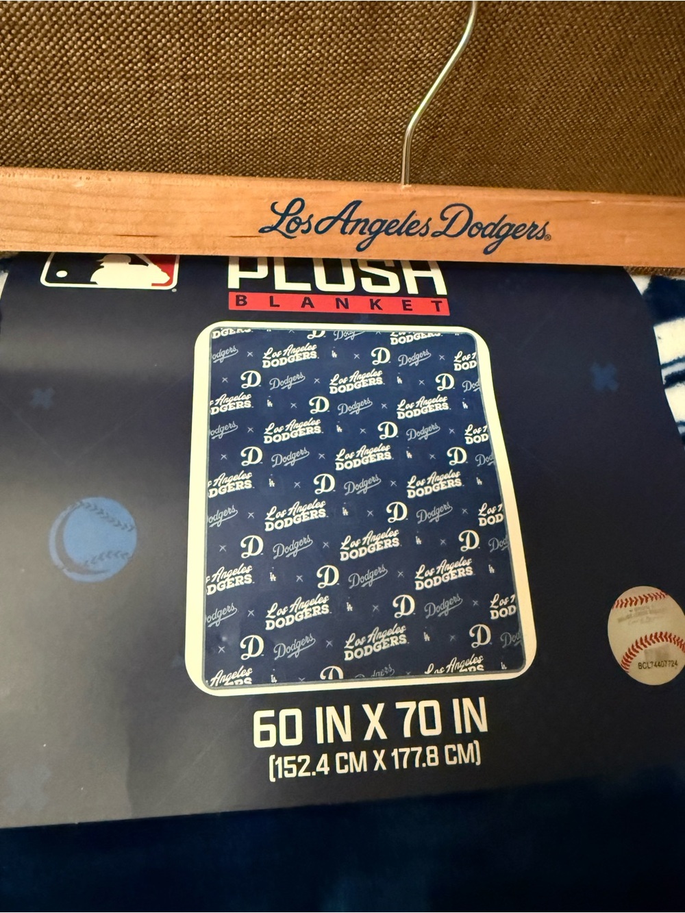 Los Angeles Dodgers Navy Plush Throw Blanket - Official Team Script - Picture 2 of 5